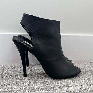 Steve Madden Rocknrol Peep Toe Heels, Black, Size 7.5